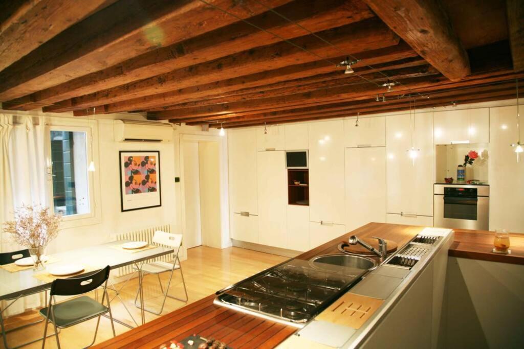 Bellissimo appartamento in Palazzo Storico Venezia Esterno foto